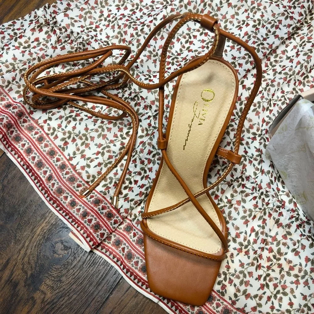 Lace up brown/tan block heels!! Just in time for spring break ☀️😍 - Picture 9 of 12